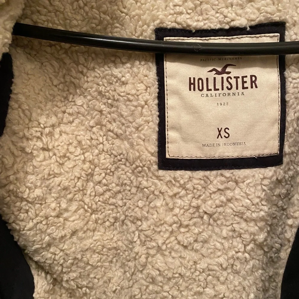 Hollister Sherpa Fur Coat - Picture 10 of 10